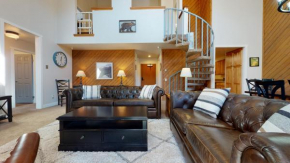 Aspen 230-Walking distance to the ski area with views of Mammoth Mountain!